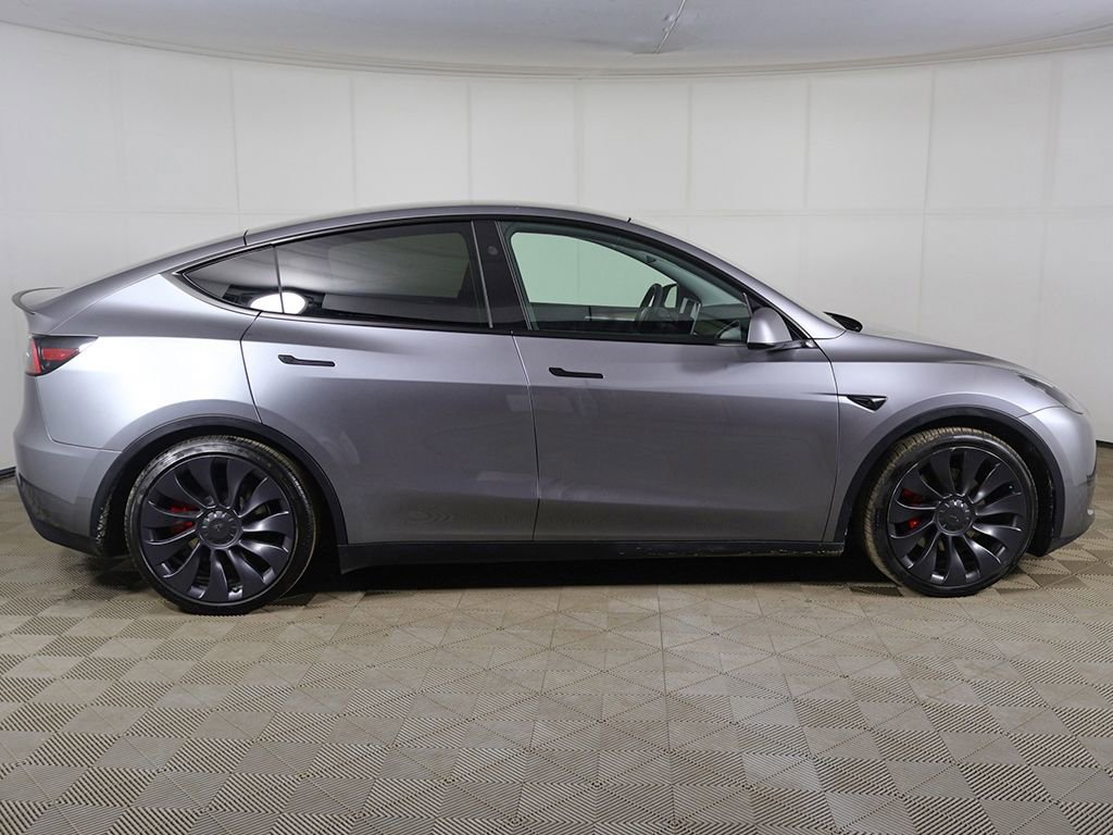 Used 2024 Tesla Model Y Performance AWD/4WD image 18