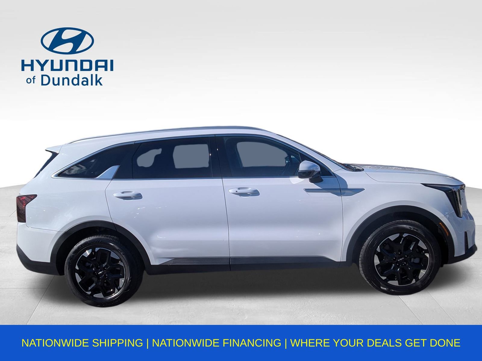 Used 2025 Kia Sorento S image 2