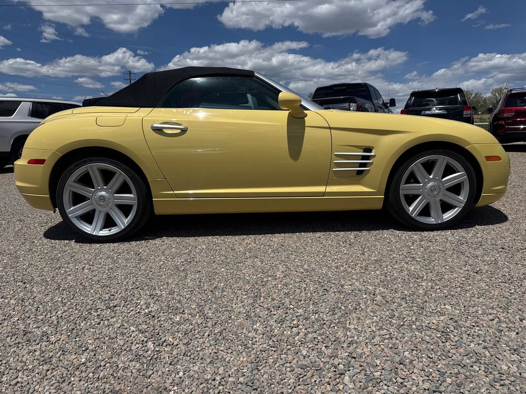 Used 2006 Chrysler Crossfire Limited RWD image 3