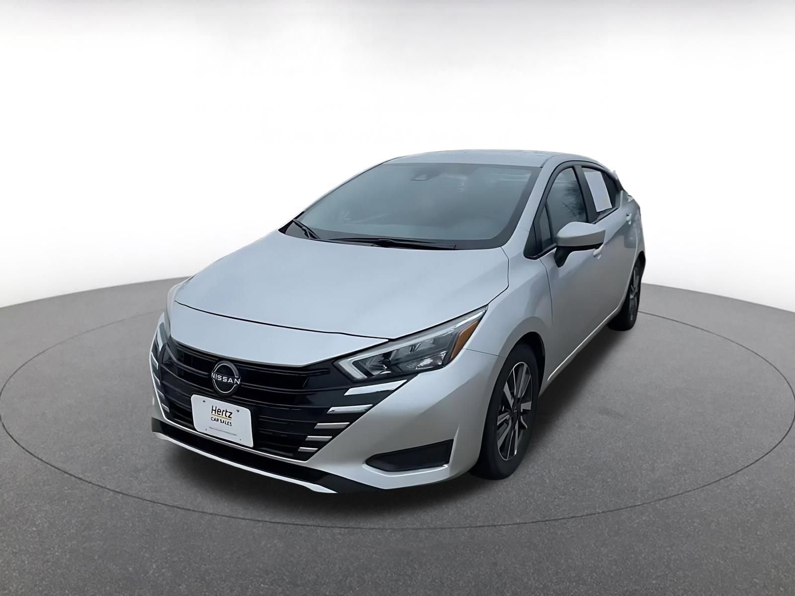 Used 2025 Nissan Versa SV image 7