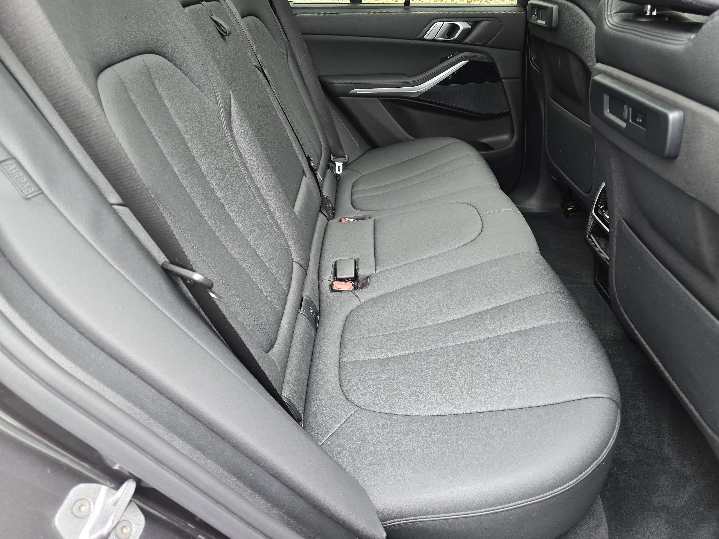 Used 2020 BMW X5 xDrive40i w/ Executive Package image 32