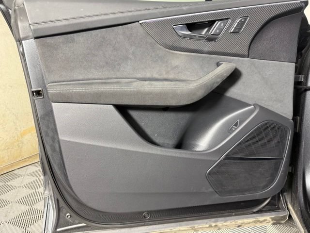 Used 2025 Audi RS Q8 performance AWD/4WD image 13