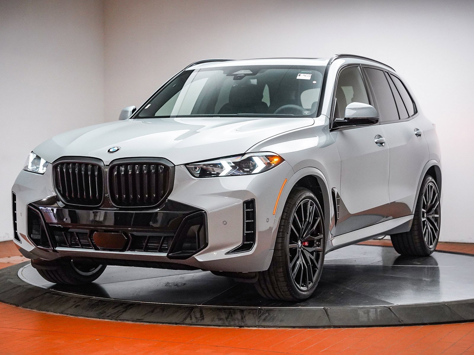 New 2026 BMW X5 xDrive40i w/ M Sport Package image 1