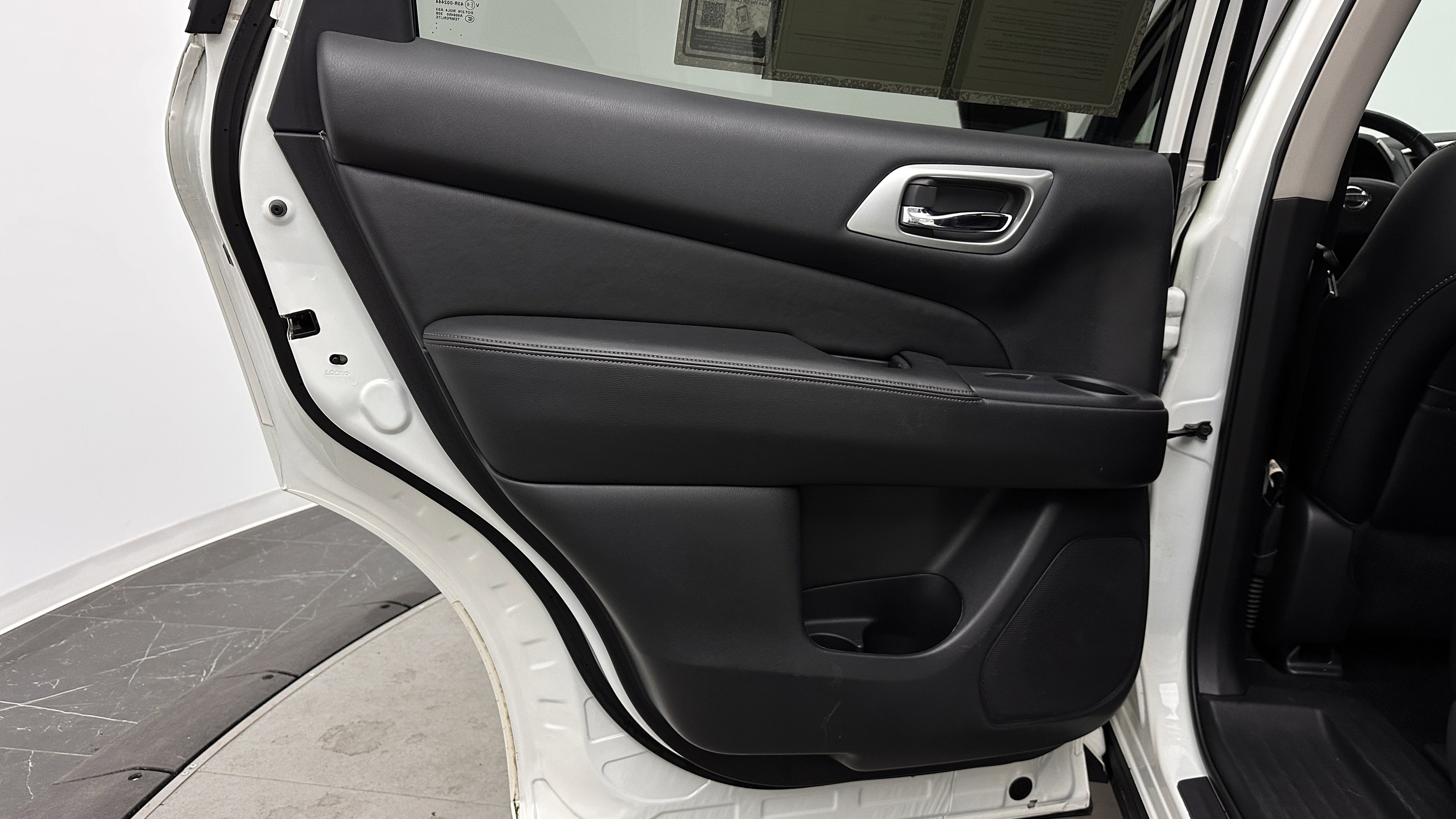 Used 2019 Nissan Pathfinder SL w/ Cargo Package image 28