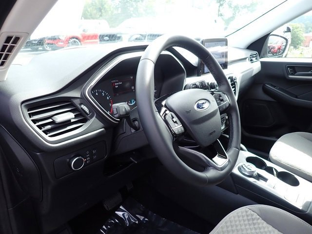 Used 2022 Ford Escape SE w/ Cold Weather Package image 14