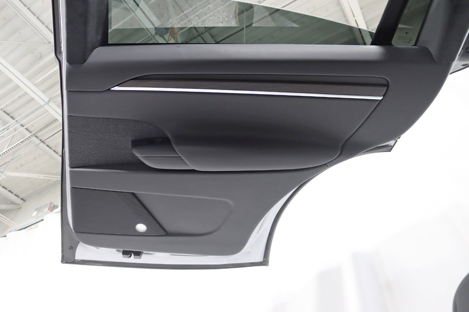 Used 2025 Tesla Model X image 38