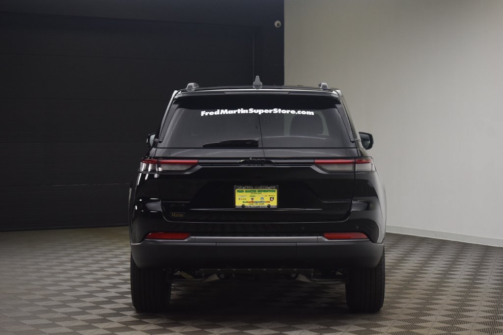 New 2027 Jeep Grand Cherokee 4WD image 11