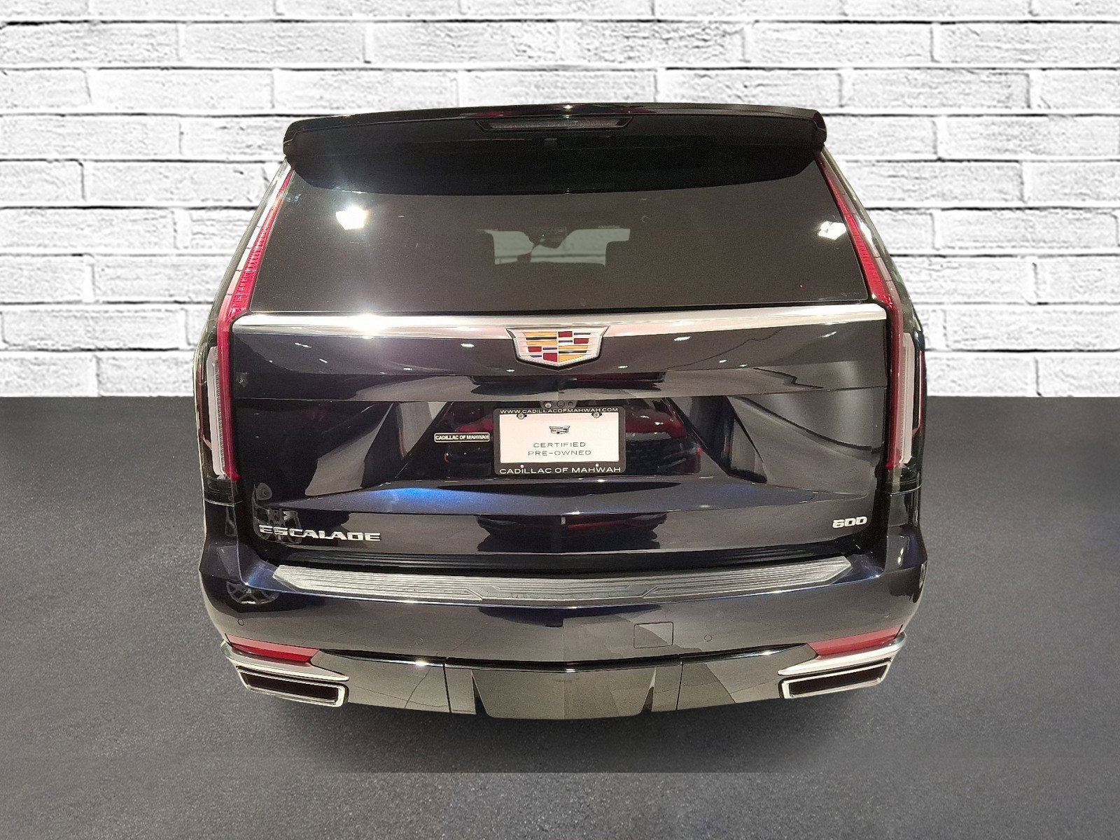 Certified 2023 Cadillac Escalade Premium Luxury AWD/4WD image 4