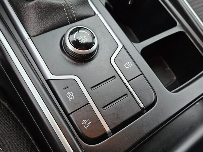 Used 2023 Kia Sorento LX image 24