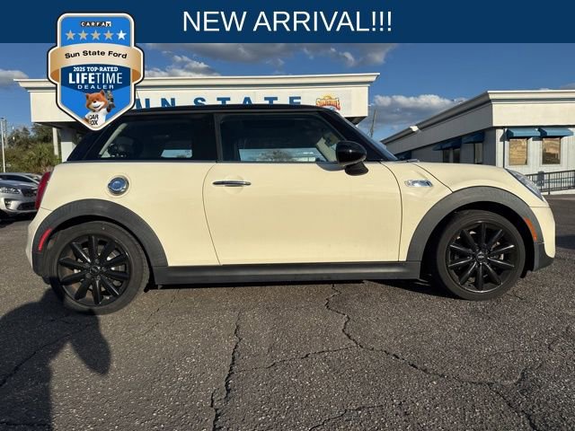 Used 2016 MINI Cooper S image 1