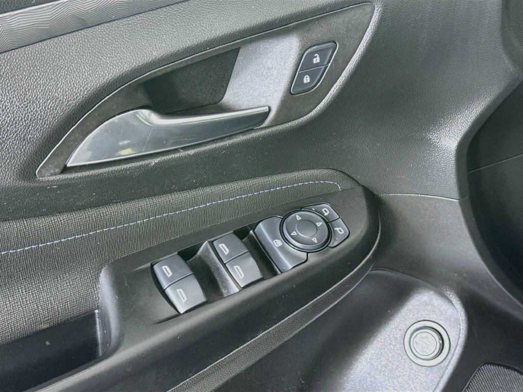 Used 2024 Buick Envista Sport Touring w/ Convenience I Package FWD image 23
