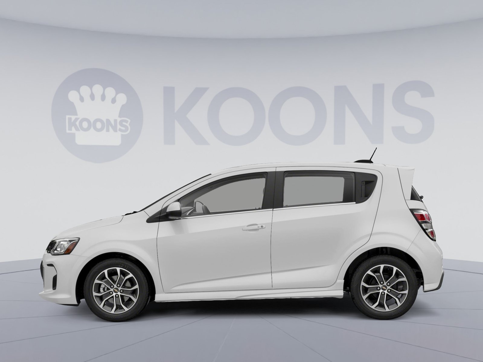 Used 2018 Chevrolet Sonic LT FWD image 4