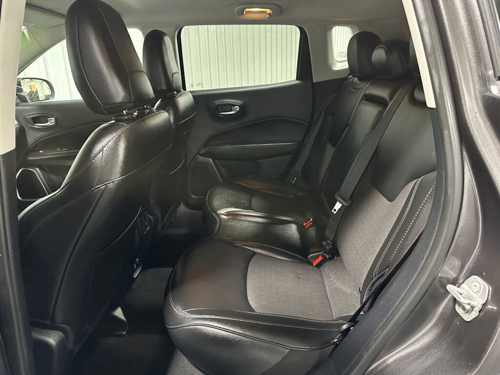 Used 2021 Jeep Compass Latitude w/ Convenience Group AWD/4WD image 10