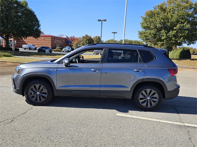 Used 2024 Volkswagen Taos S image 4