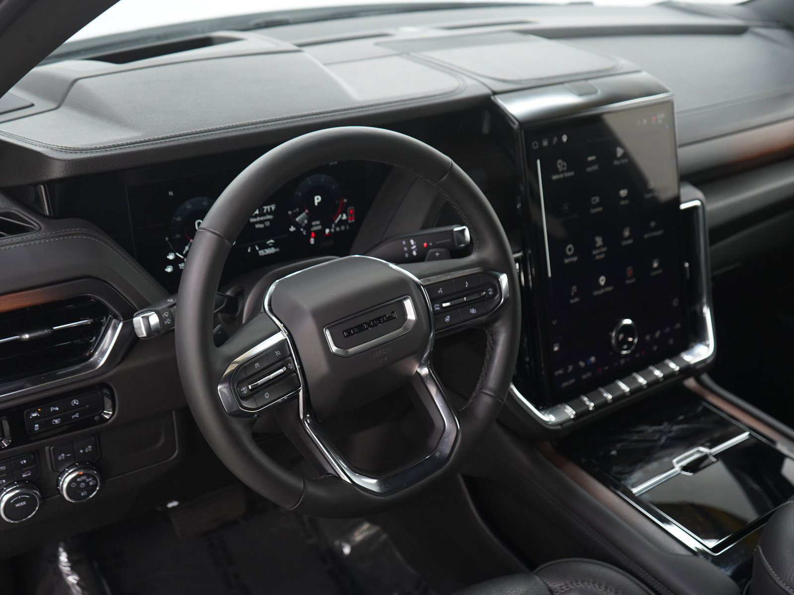 Used 2025 GMC Yukon XL Denali AWD/4WD image 25