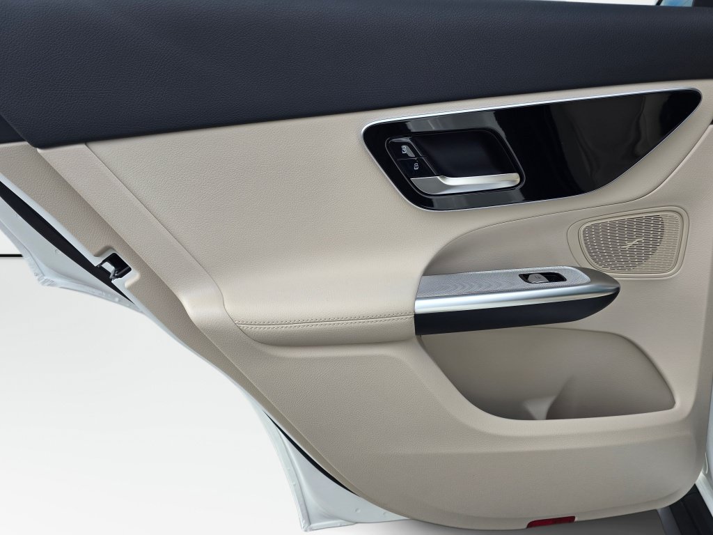 New 2026 Mercedes-Benz GLC 300 4MATIC image 18