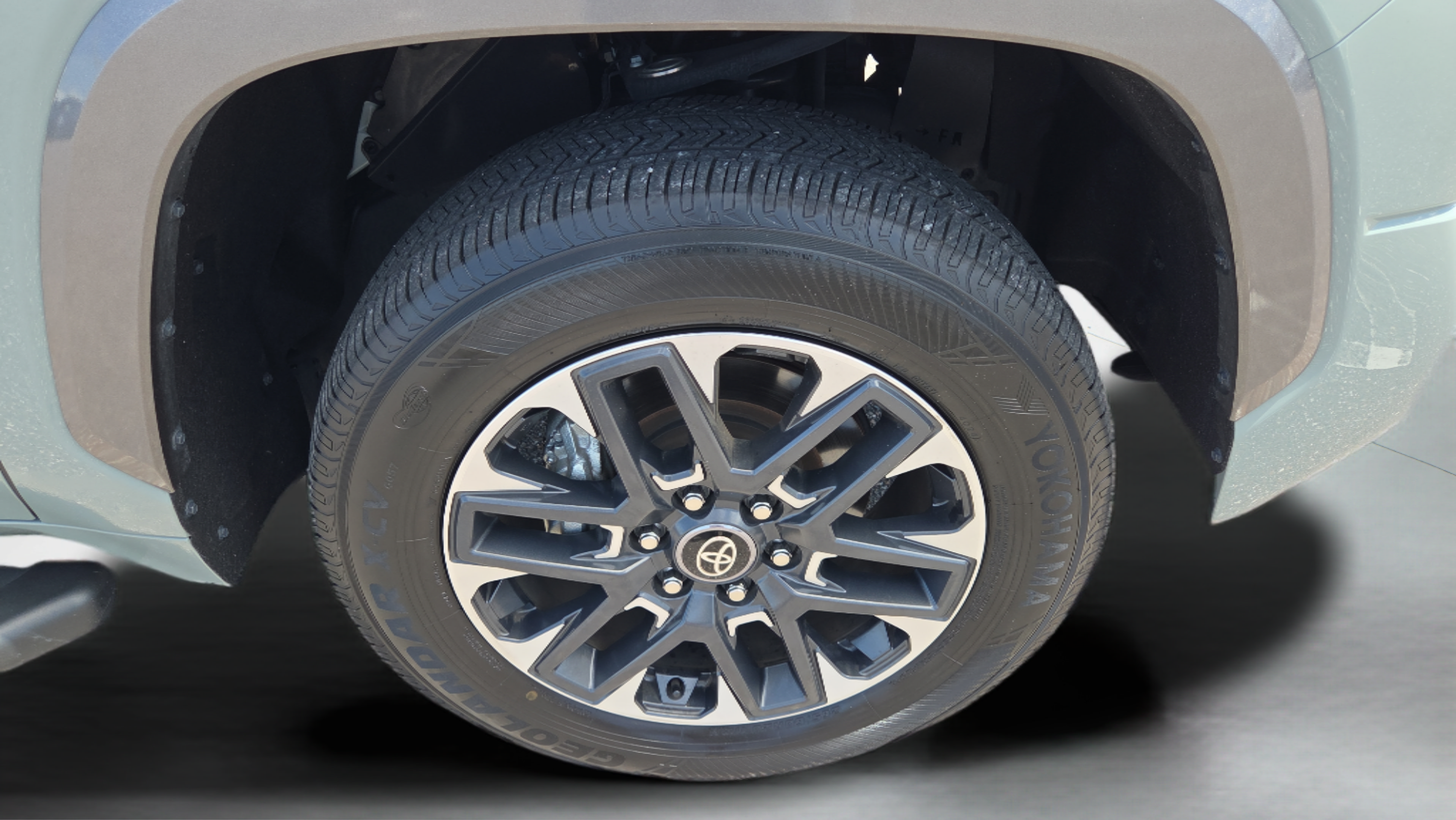Certified 2025 Toyota Tundra Limited AWD/4WD image 33