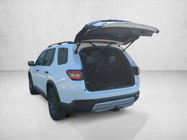 Used 2025 Honda Pilot TrailSport image 12