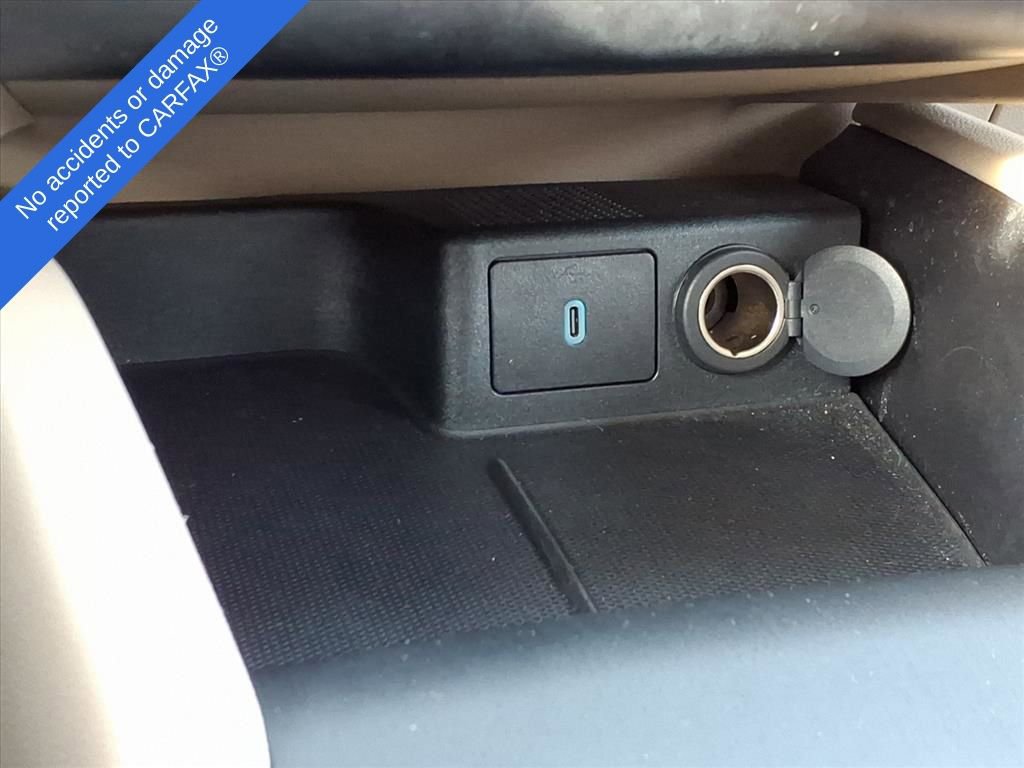 Used 2020 Ford Escape Titanium image 28