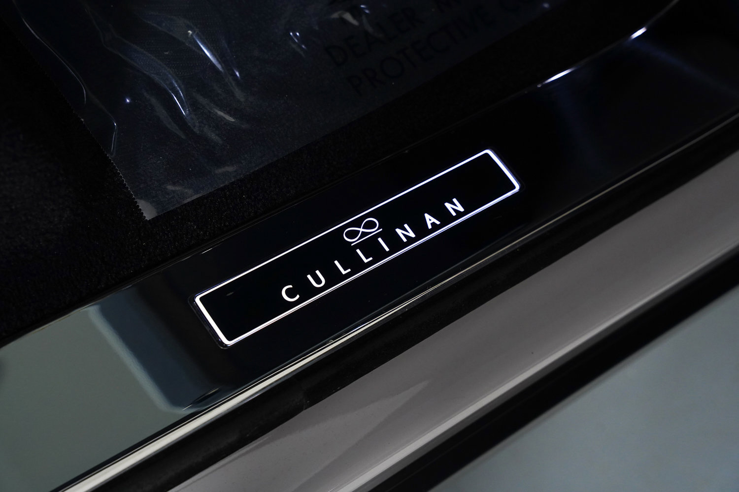 Used 2024 Rolls-Royce Cullinan Black Badge image 48