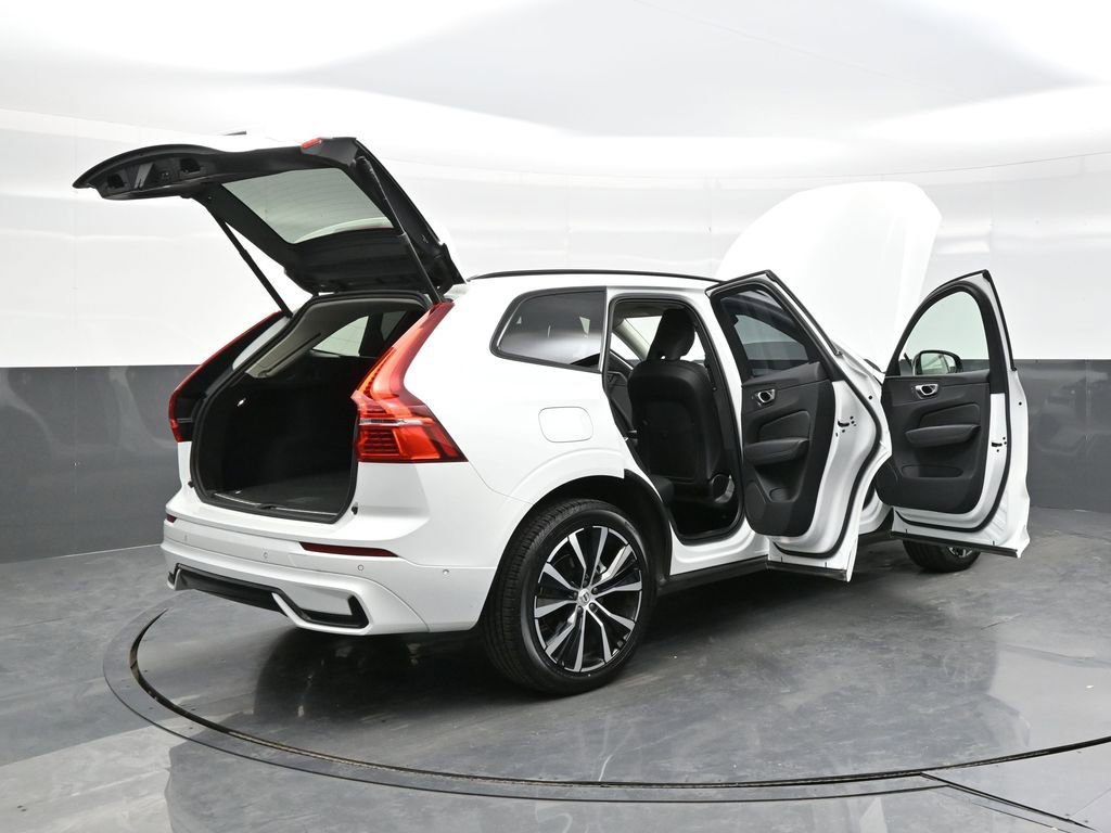 Used 2025 Volvo XC60 B5 Plus w/ Climate Package AWD/4WD image 39