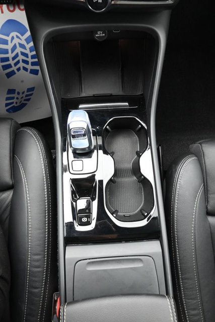 Used 2023 Volvo XC40 B5 Ultimate w/ Protection Package Premier AWD/4WD image 11