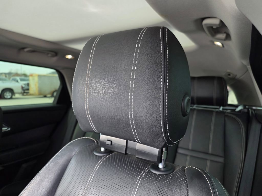 Used 2018 Land Rover Range Rover Velar S image 19