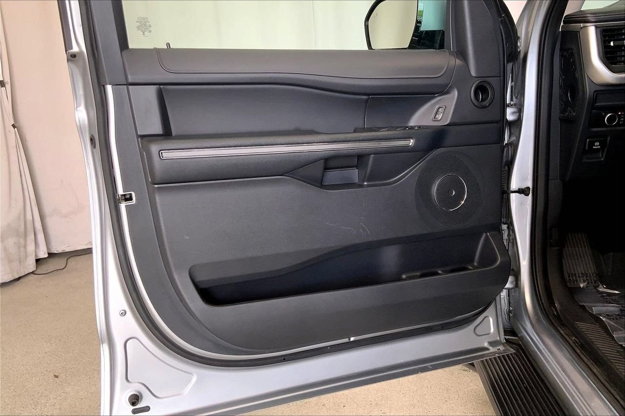 Used 2024 Ford Expedition Max XLT AWD/4WD image 25