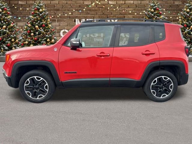 Used 2017 Jeep Renegade Trailhawk image 2