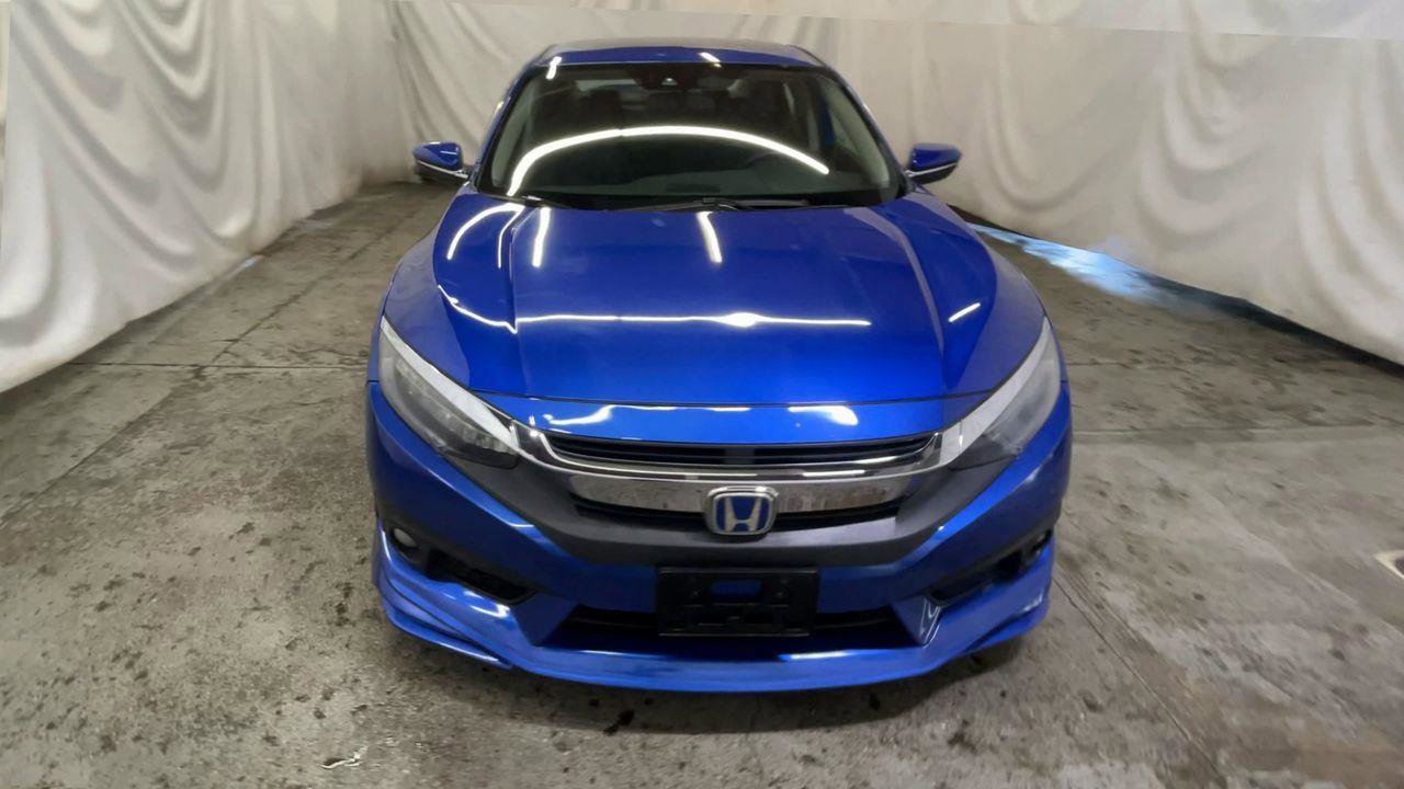 Used 2017 Honda Civic Touring image 3