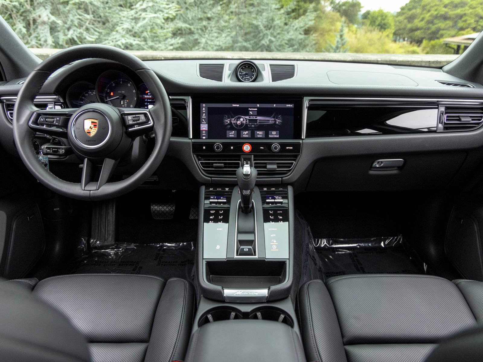 Certified 2022 Porsche Macan AWD/4WD image 41