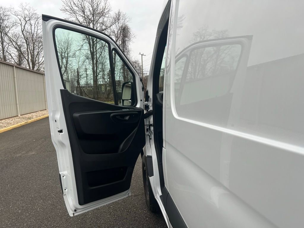 Used 2025 Mercedes-Benz Sprinter 2500 image 12