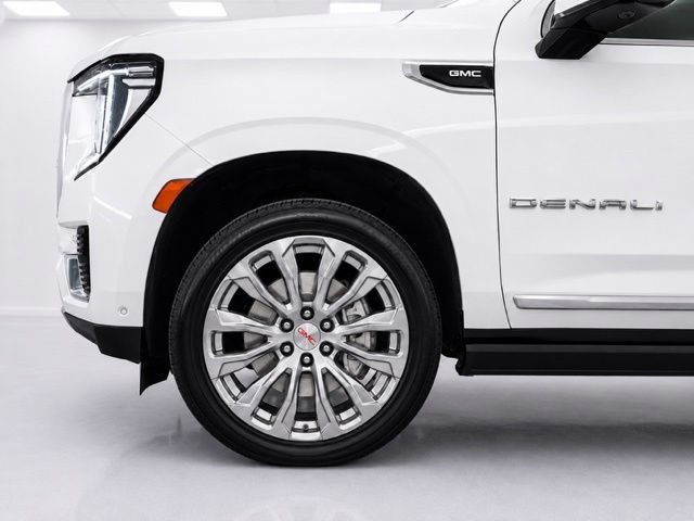 Used 2021 GMC Yukon XL Denali w/ Denali Premium Package AWD/4WD image 10