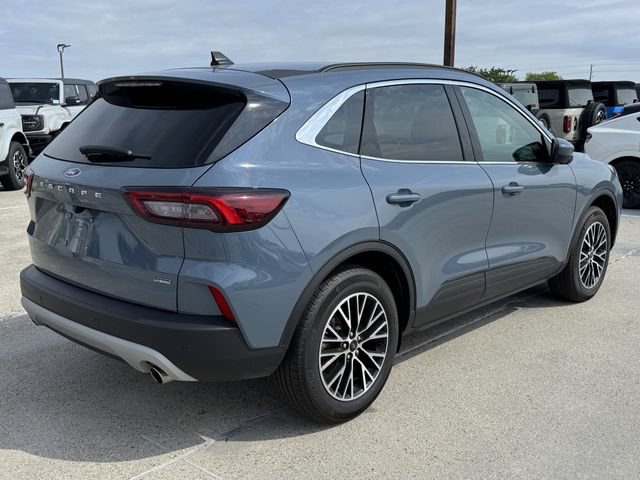 Used 2025 Ford Escape SE w/ PHEV Premium Package FWD image 6