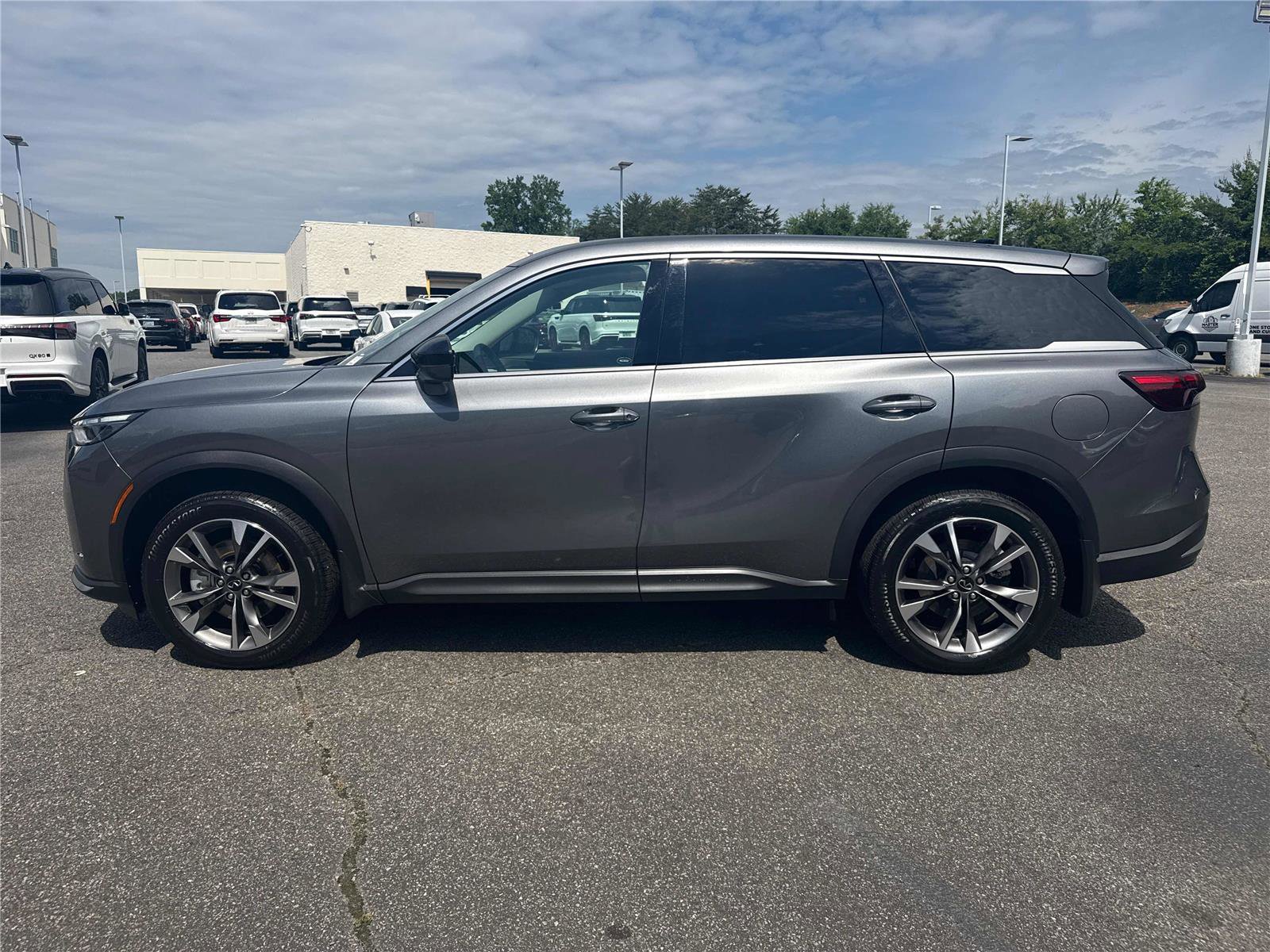 Certified 2026 INFINITI QX60 Pure w/ Cargo Package FWD image 9