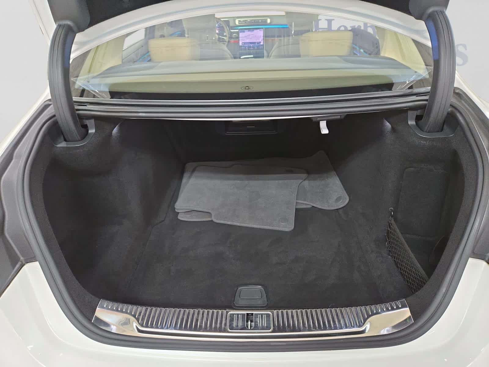 Used 2022 Mercedes-Benz S 500 4MATIC image 4