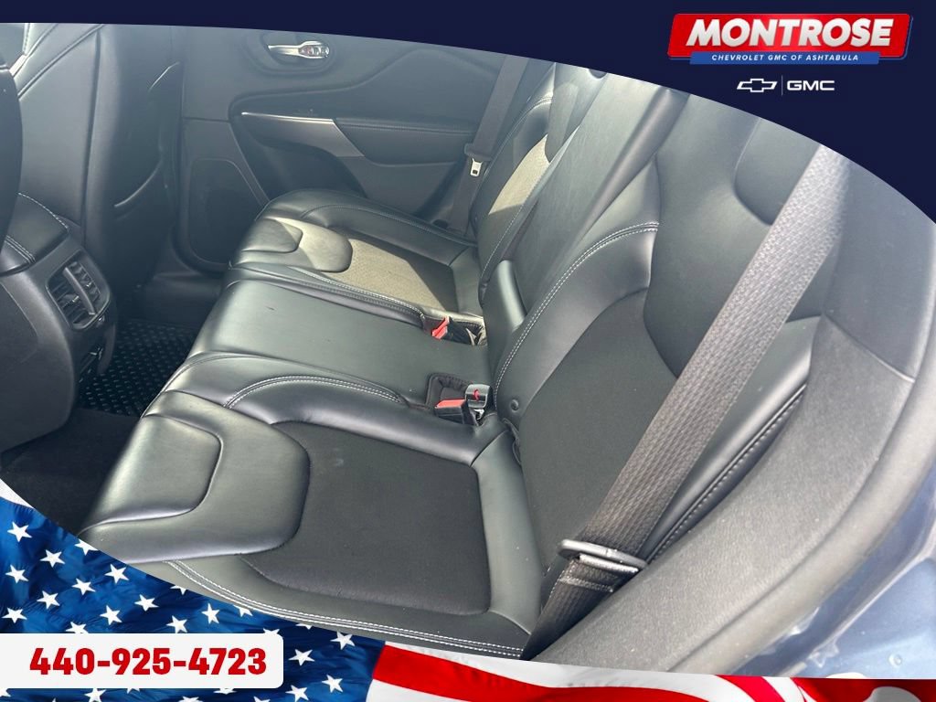 Used 2019 Jeep Cherokee Latitude Plus w/ Comfort/Convenience Group AWD/4WD image 22