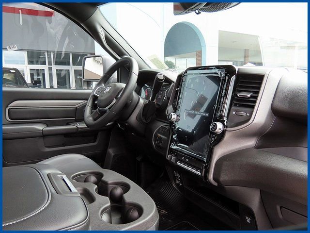 New 2025 RAM 3500 Tradesman AWD/4WD image 9