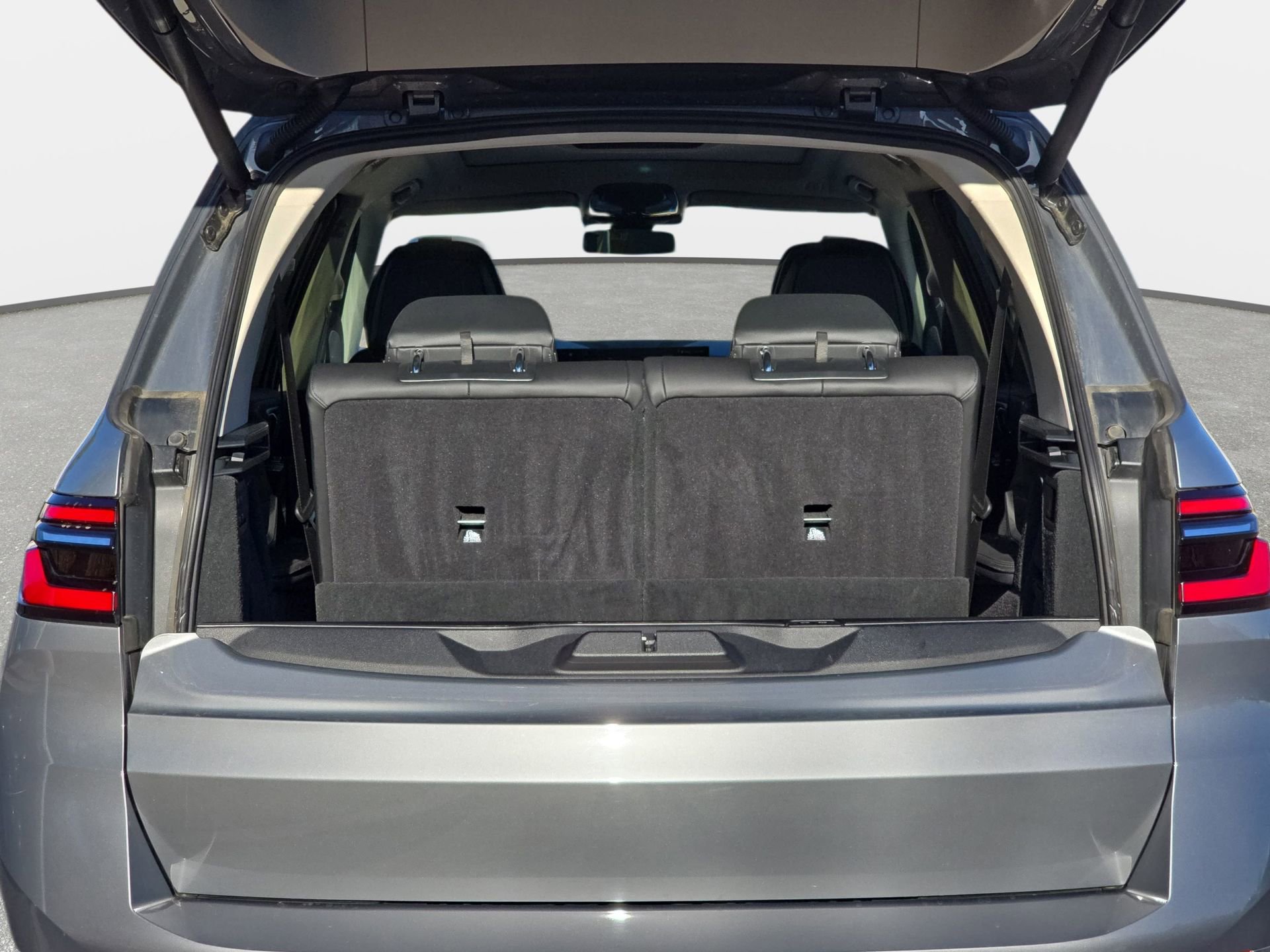 Used 2023 BMW X7 xDrive40i w/ Premium Package image 12