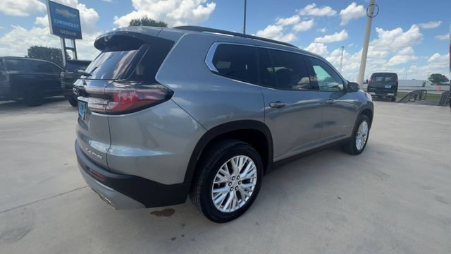Certified 2026 GMC Acadia Elevation w/ Elevation Premium Package FWD image 8