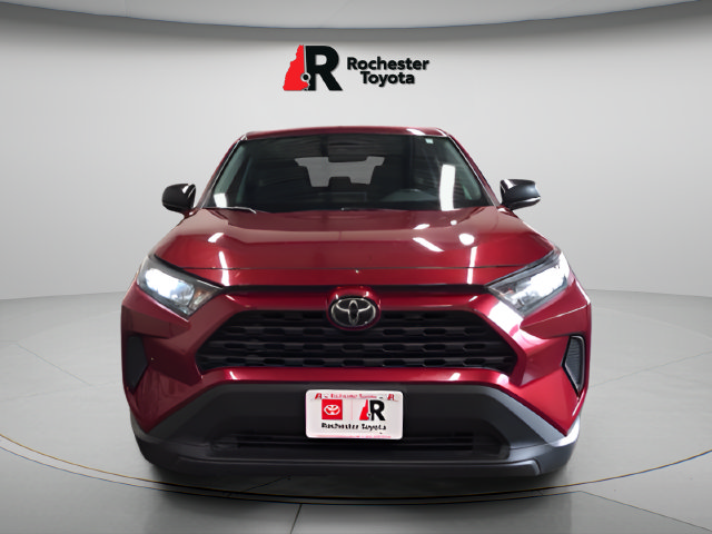 Used 2022 Toyota RAV4 LE AWD/4WD image 2