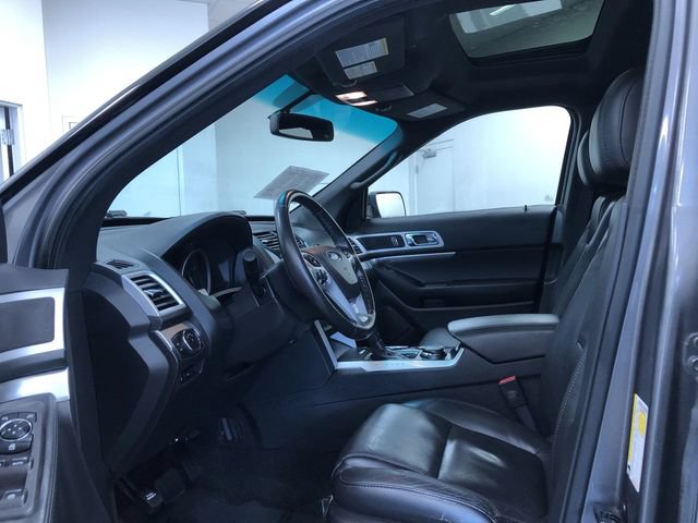 Used 2014 Ford Explorer XLT w/ Equipment Group 202A AWD/4WD image 11