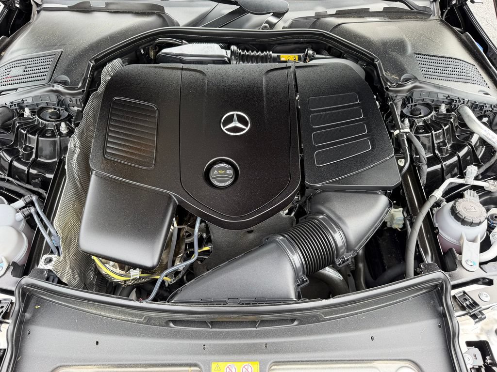 Used 2025 Mercedes-Benz C 300 4MATIC Sedan image 35