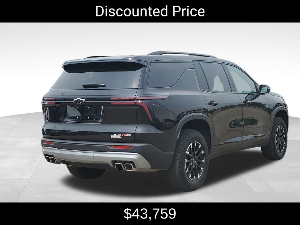 Used 2024 Chevrolet Traverse Z71 w/ LPO, Floor Liner Package AWD/4WD image 3
