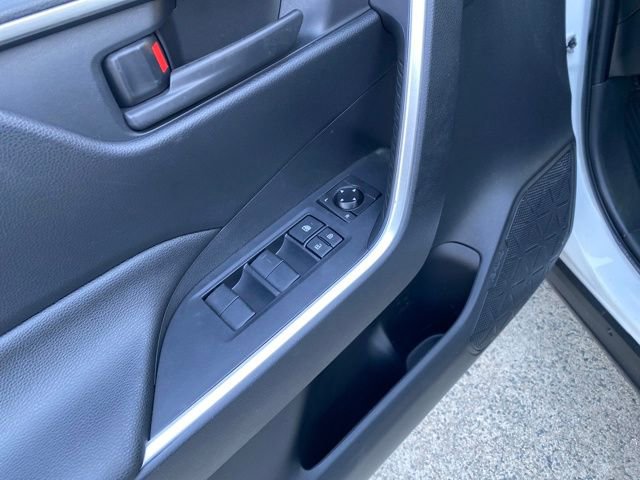 Used 2023 Toyota RAV4 LE image 17