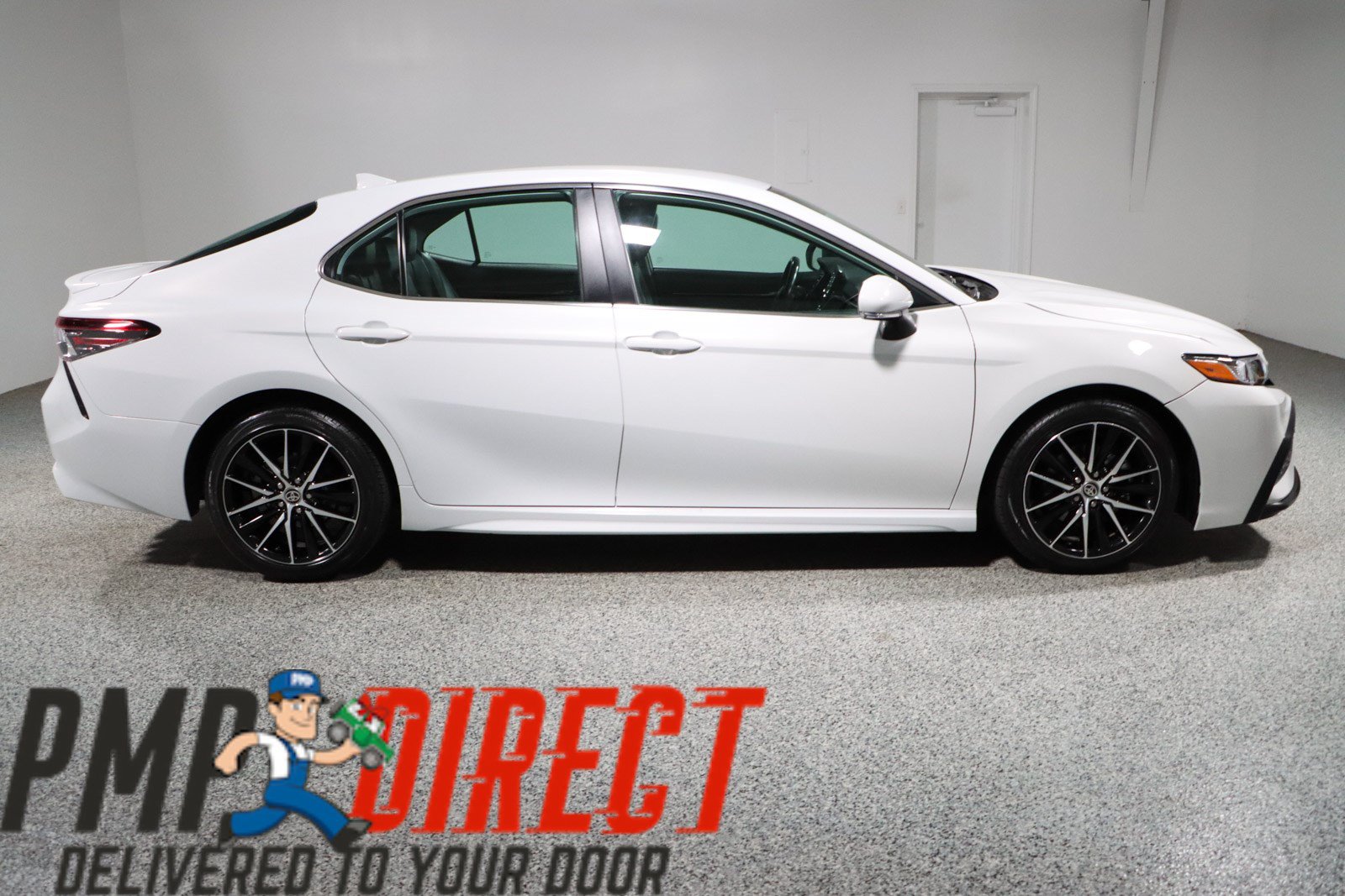 Used 2024 Toyota Camry SE FWD image 6