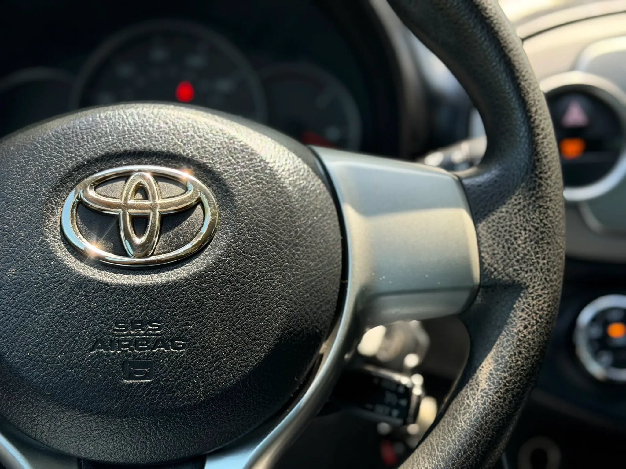 Used 2012 Toyota Yaris LE FWD image 18