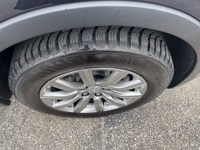 Used 2022 Cadillac XT4 Premium Luxury w/ Enhanced Visibility Package AWD/4WD image 16