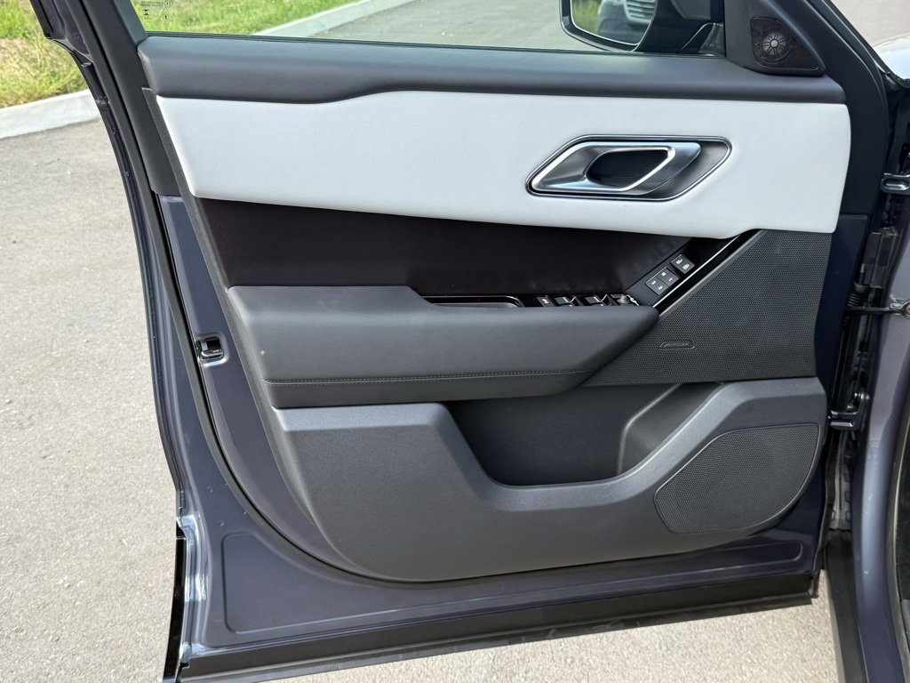 New 2026 Land Rover Range Rover Velar Dynamic SE image 12