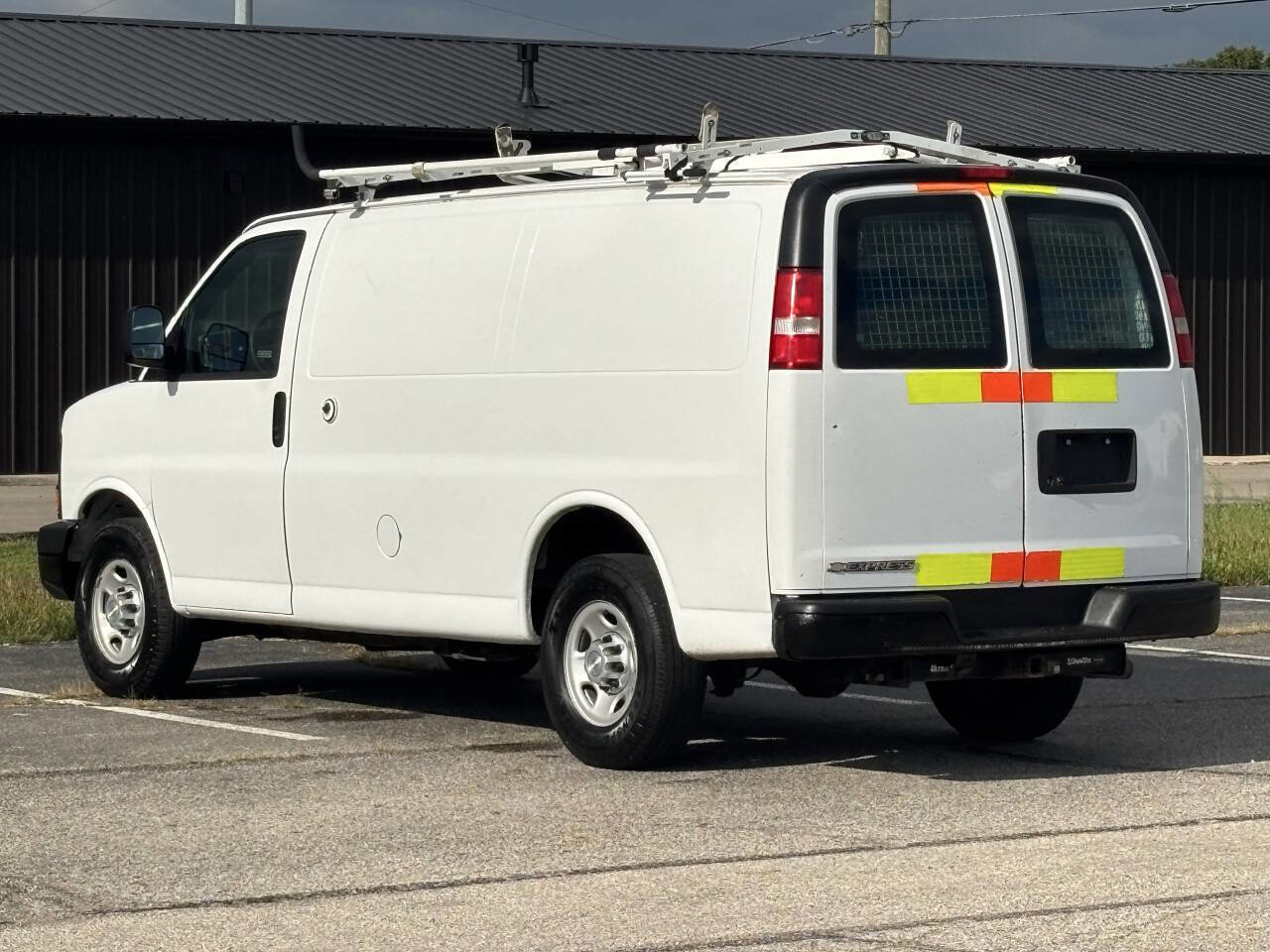 Used 2015 Chevrolet Express 2500 image 5